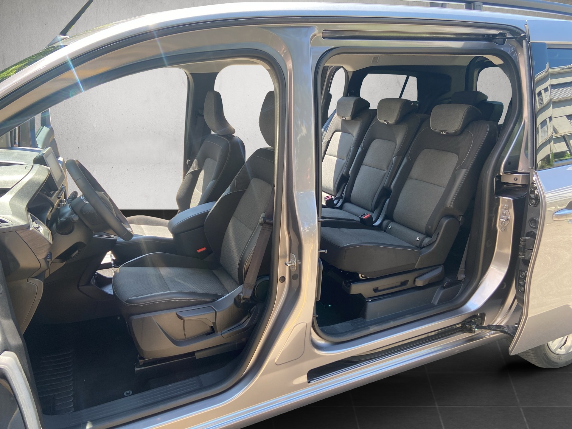 RENAULT Grand Kangoo 1.3 TCe 130 PF Techno EDC-image-9