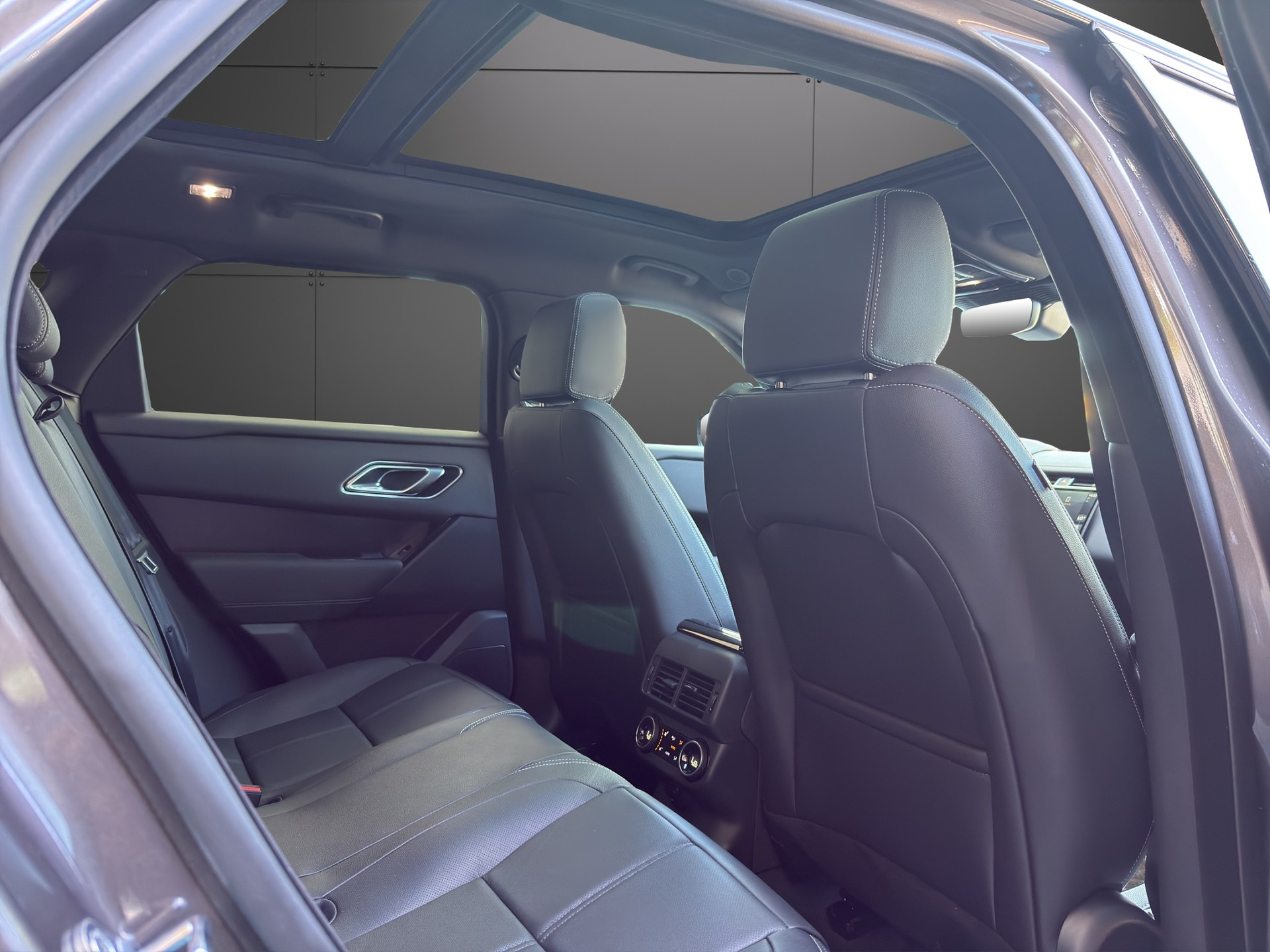 LAND ROVER Range Rover Velar P400e 2.0 I4 PHEV Belgravia Ed. Automatic-image-7
