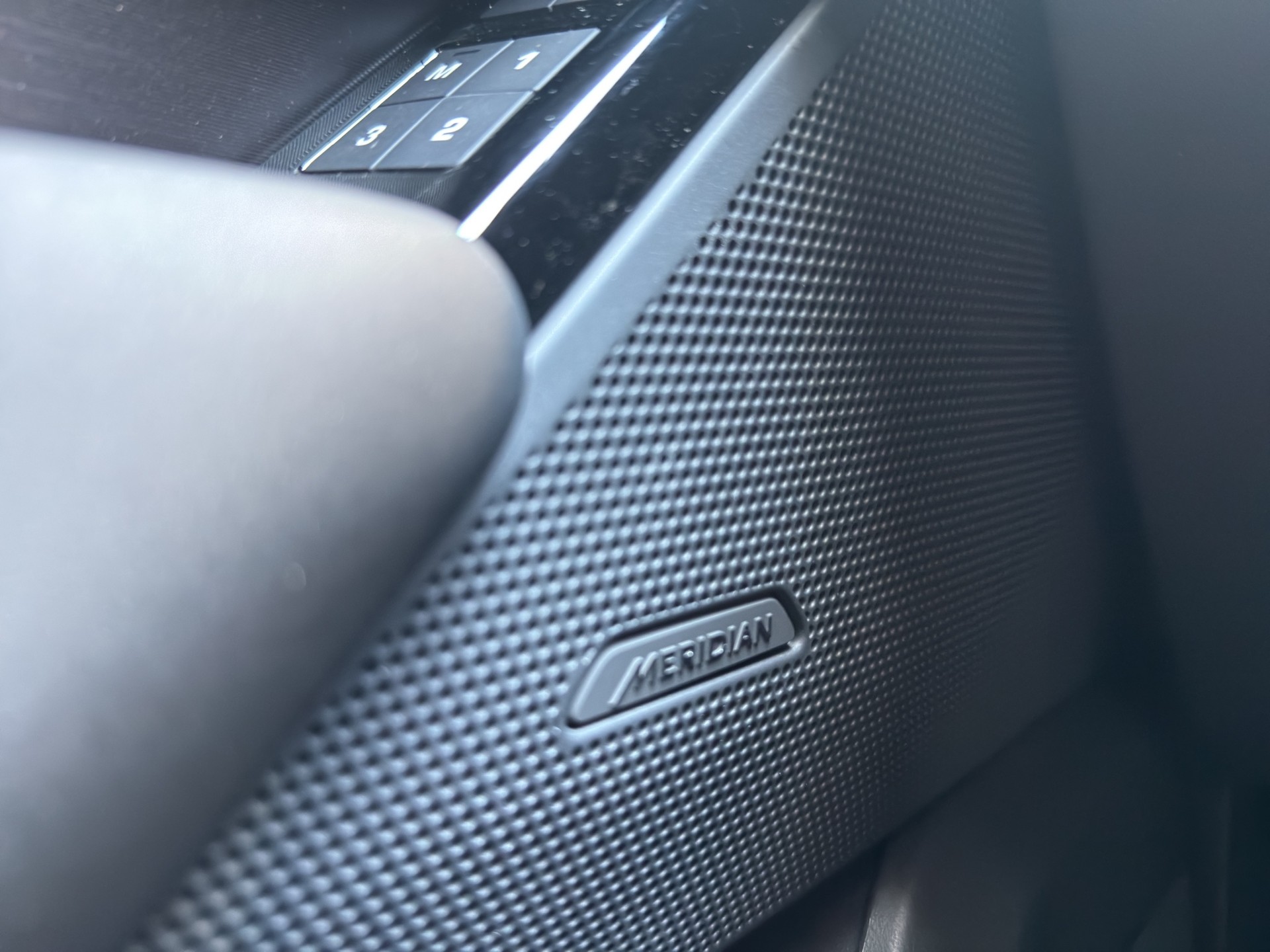 LAND ROVER Range Rover Velar P400e 2.0 I4 PHEV Belgravia Ed. Automatic-image-13