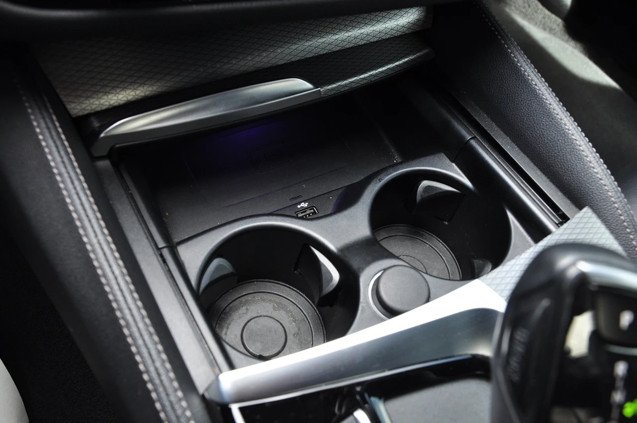 BMW 530e xDrive Pure M Sport Edition Steptronic-image-18