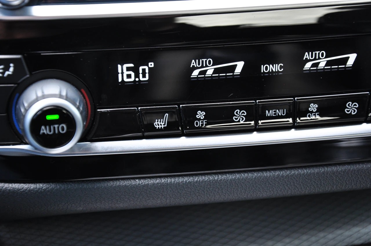 BMW 530e xDrive Pure M Sport Edition Steptronic-image-19