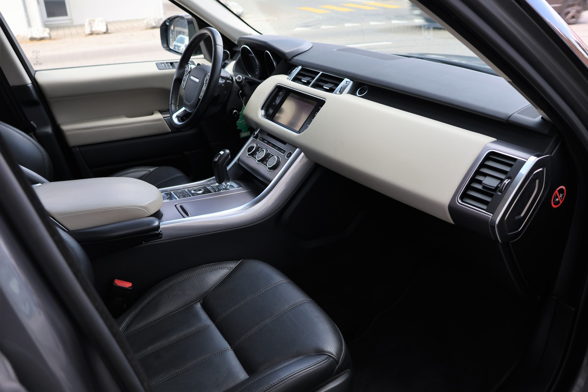 LAND ROVER Range Rover Sport 3.0 TDV6 HSE Automatic-image-18