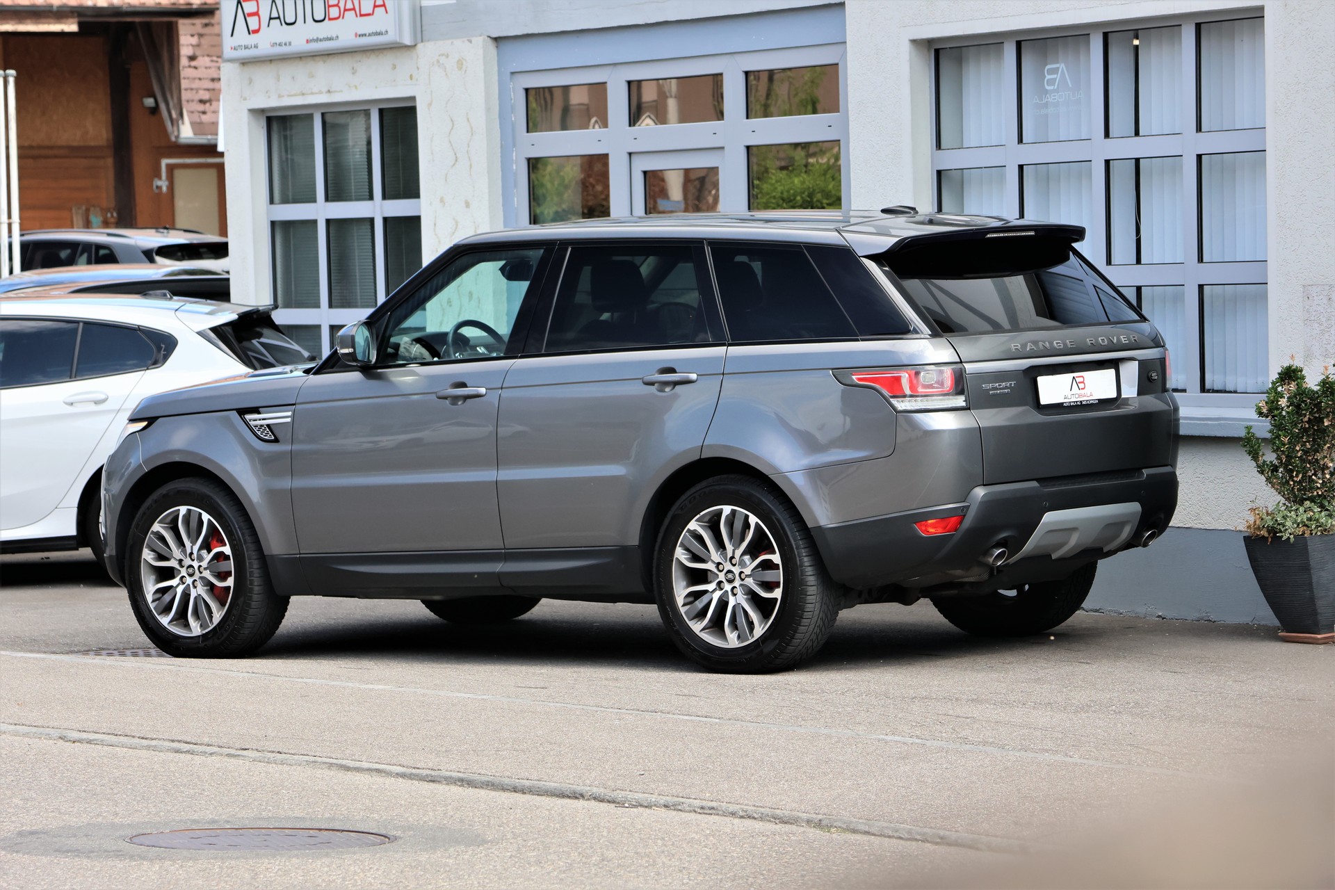 LAND ROVER Range Rover Sport 3.0 TDV6 HSE Automatic-image-4