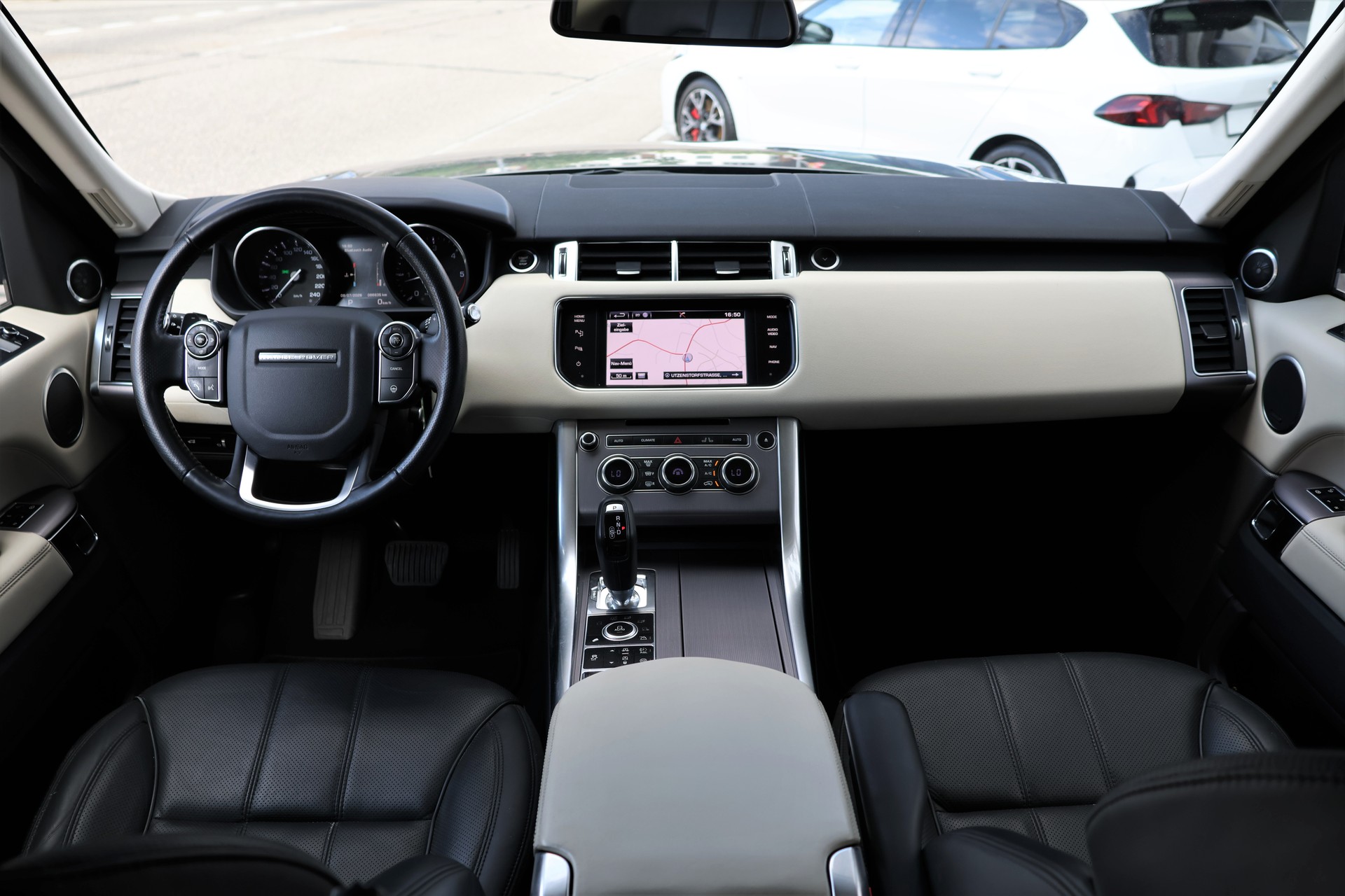 LAND ROVER Range Rover Sport 3.0 TDV6 HSE Automatic-image-16