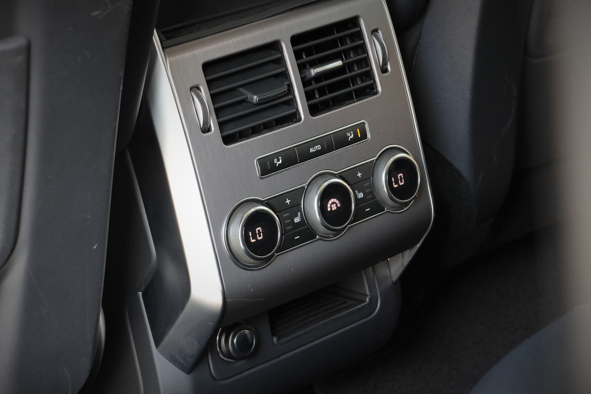 LAND ROVER Range Rover Sport 3.0 TDV6 HSE Automatic-image-13