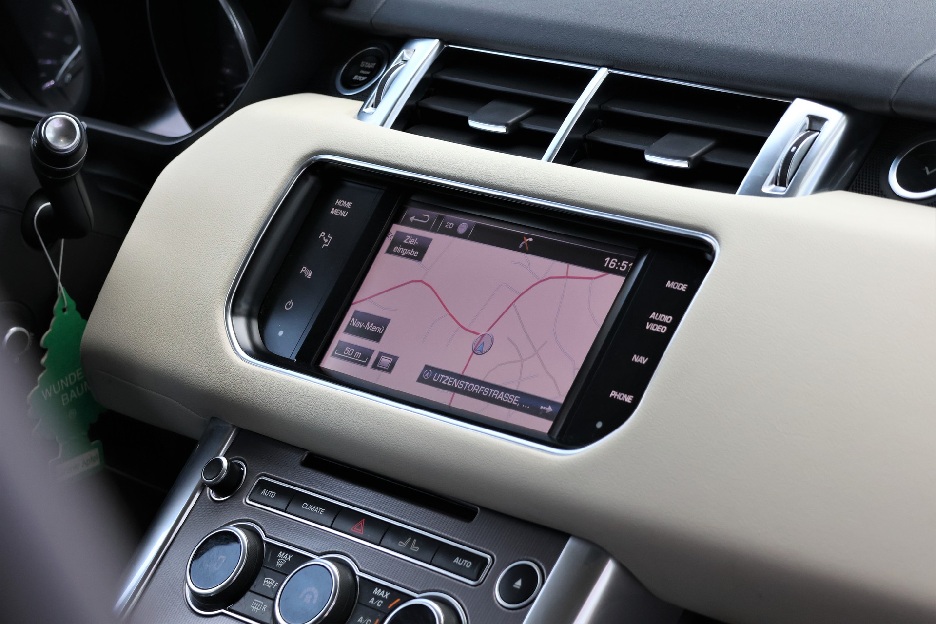 LAND ROVER Range Rover Sport 3.0 TDV6 HSE Automatic-image-19
