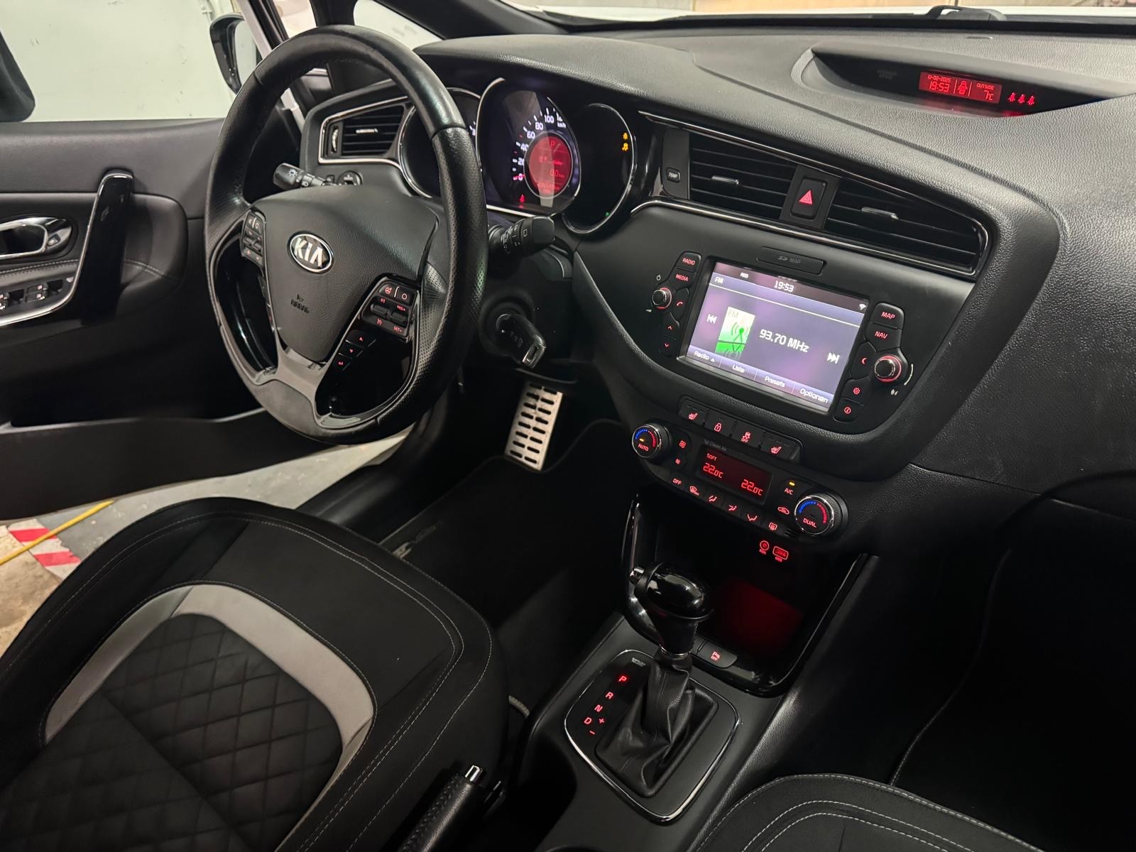 KIA Cee'd Sportswagon 1.6 CRDi Style DCT-image-9
