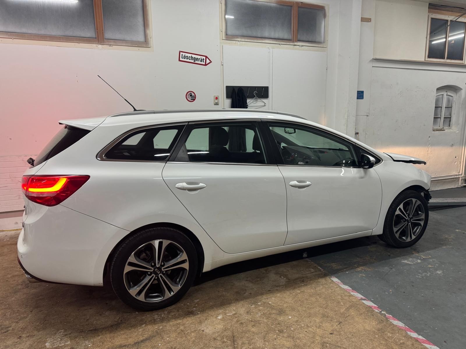 KIA Cee'd Sportswagon 1.6 CRDi Style DCT-image-0