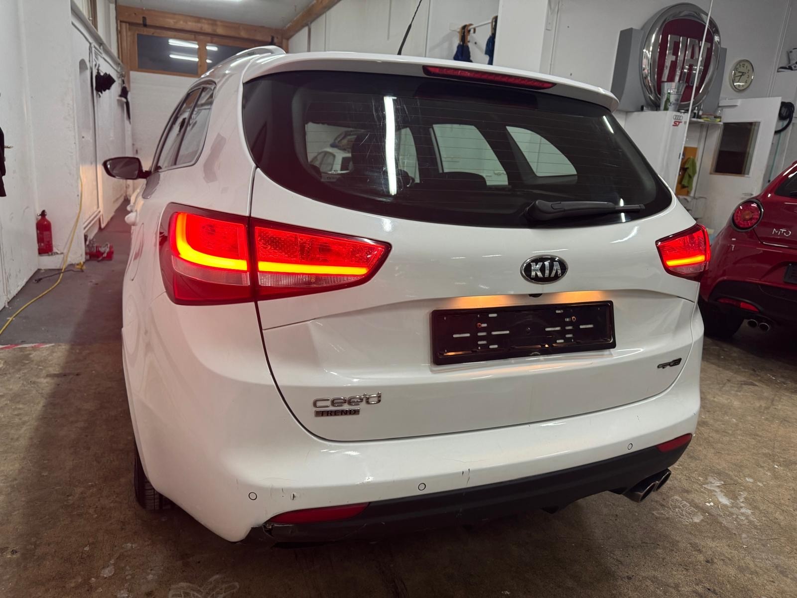 KIA Cee'd Sportswagon 1.6 CRDi Style DCT-image-1
