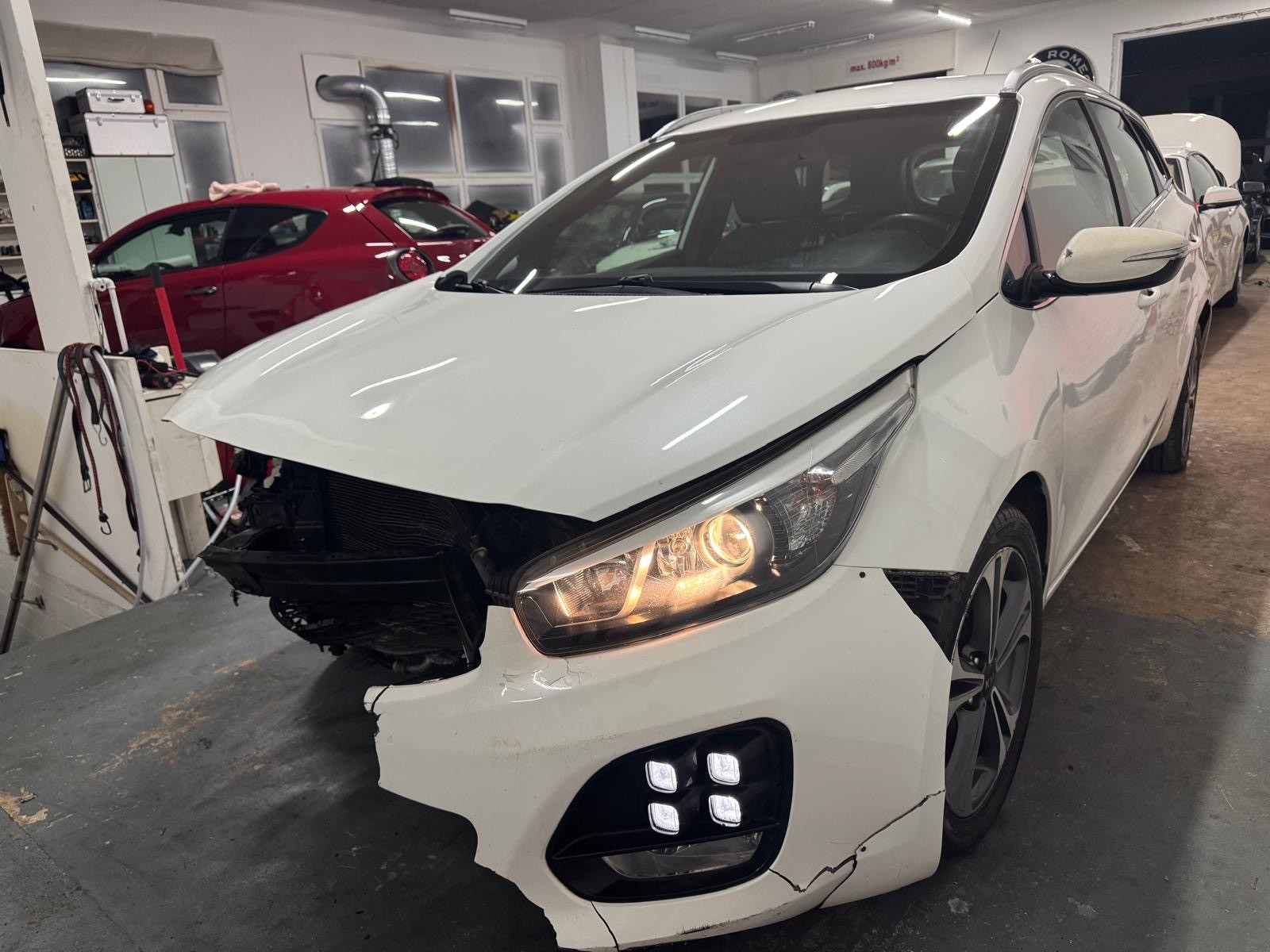 KIA Cee'd Sportswagon 1.6 CRDi Style DCT-image-3