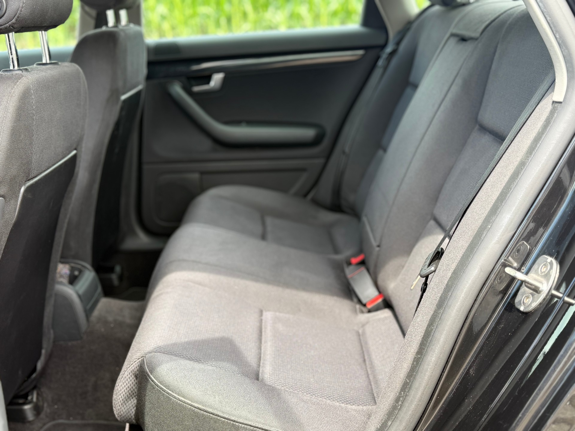 AUDI A4 1.8 T-image-4