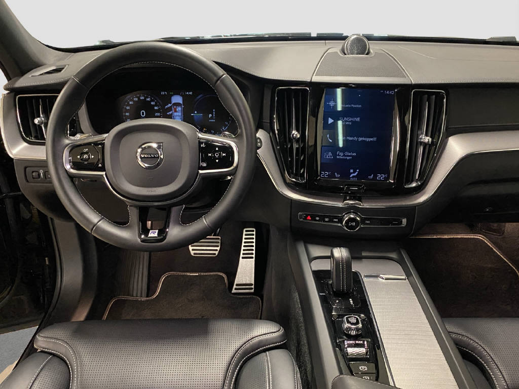 VOLVO XC60 2.0 T8 TE R-Design eAWD-image-9