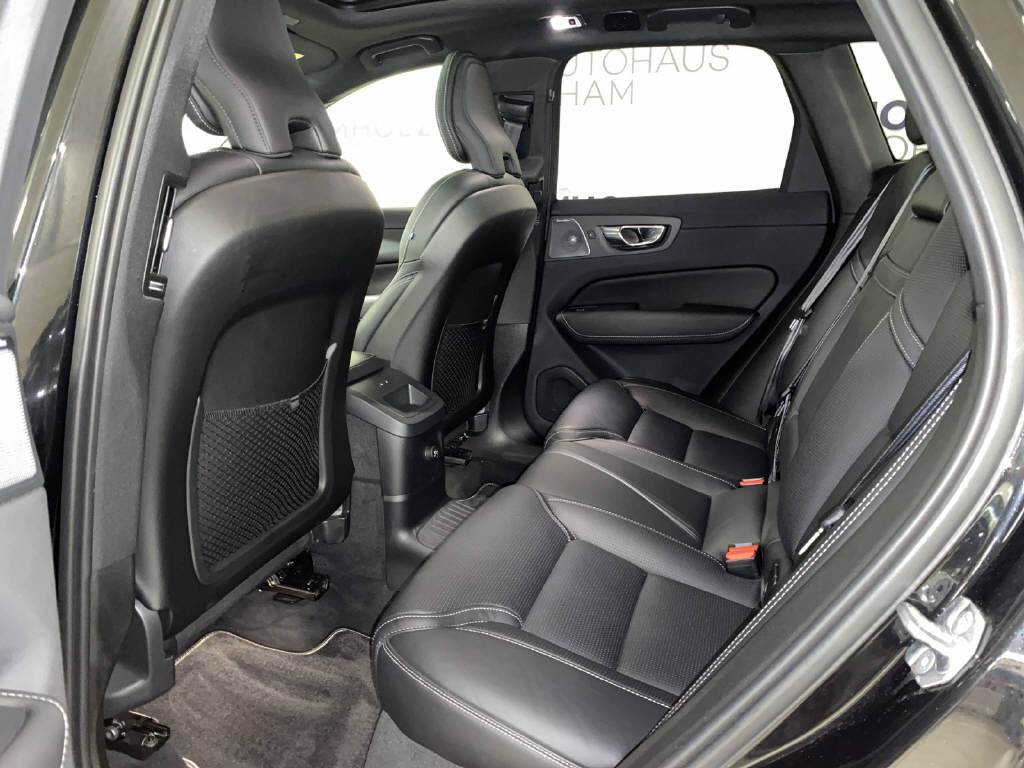 VOLVO XC60 2.0 T8 TE R-Design eAWD-image-15