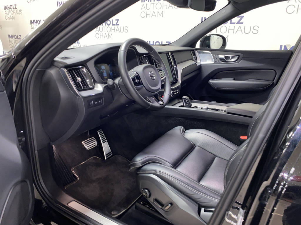 VOLVO XC60 2.0 T8 TE R-Design eAWD-image-16