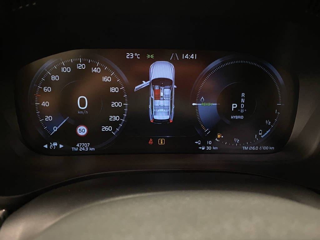VOLVO XC60 2.0 T8 TE R-Design eAWD-image-8
