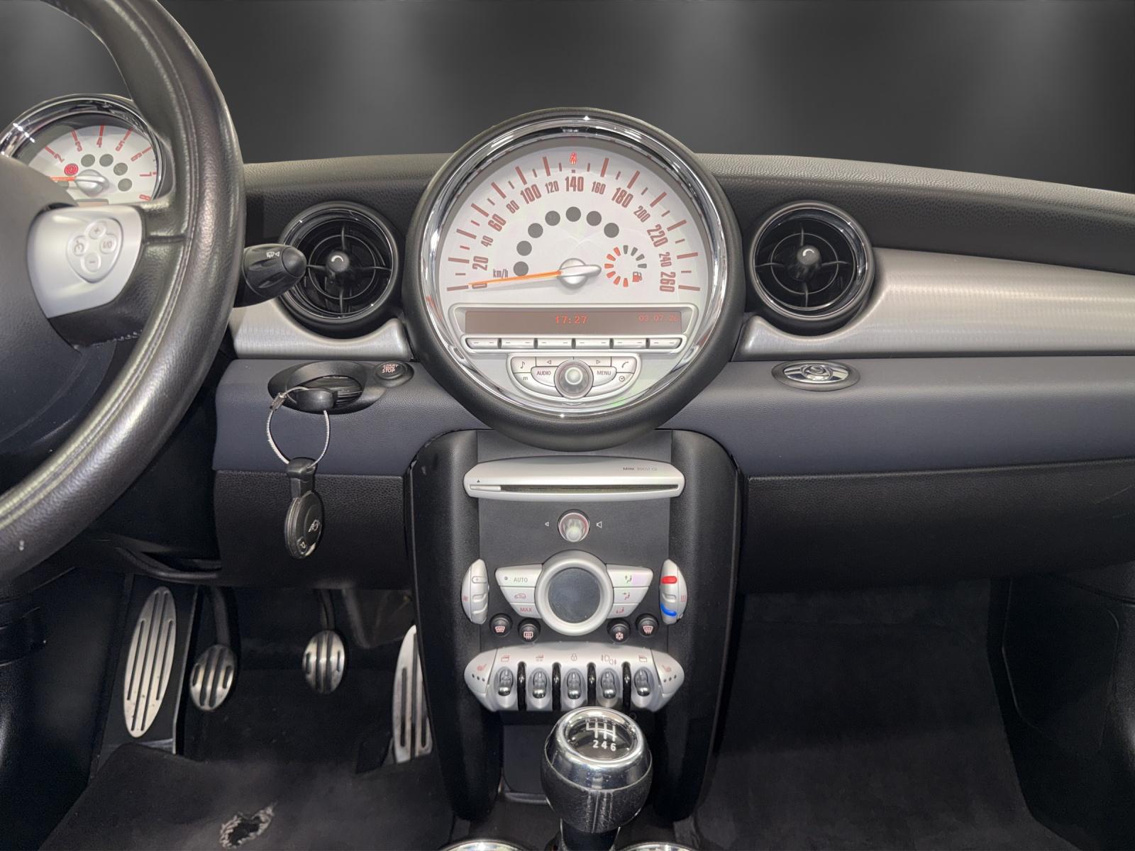 MINI Cooper S Cabriolet-image-10