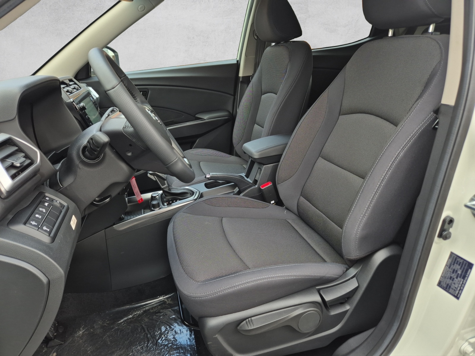 KGM-SsangYong Tivoli 1.5 T GDI Steel 4WD Automat-image-10