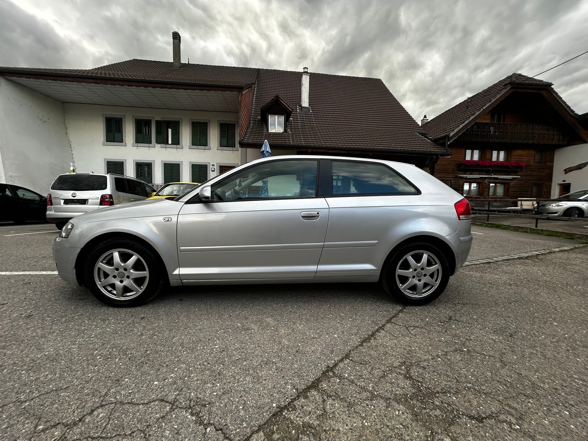 AUDI A3 2.0 FSI Attraction-image-2