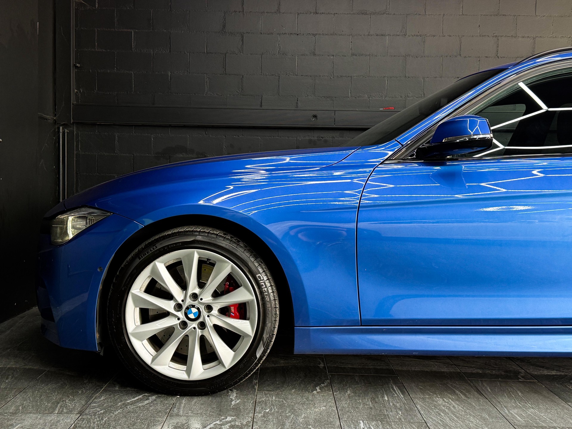 BMW 330d xDrive Touring M-Sport Steptronic-image-5