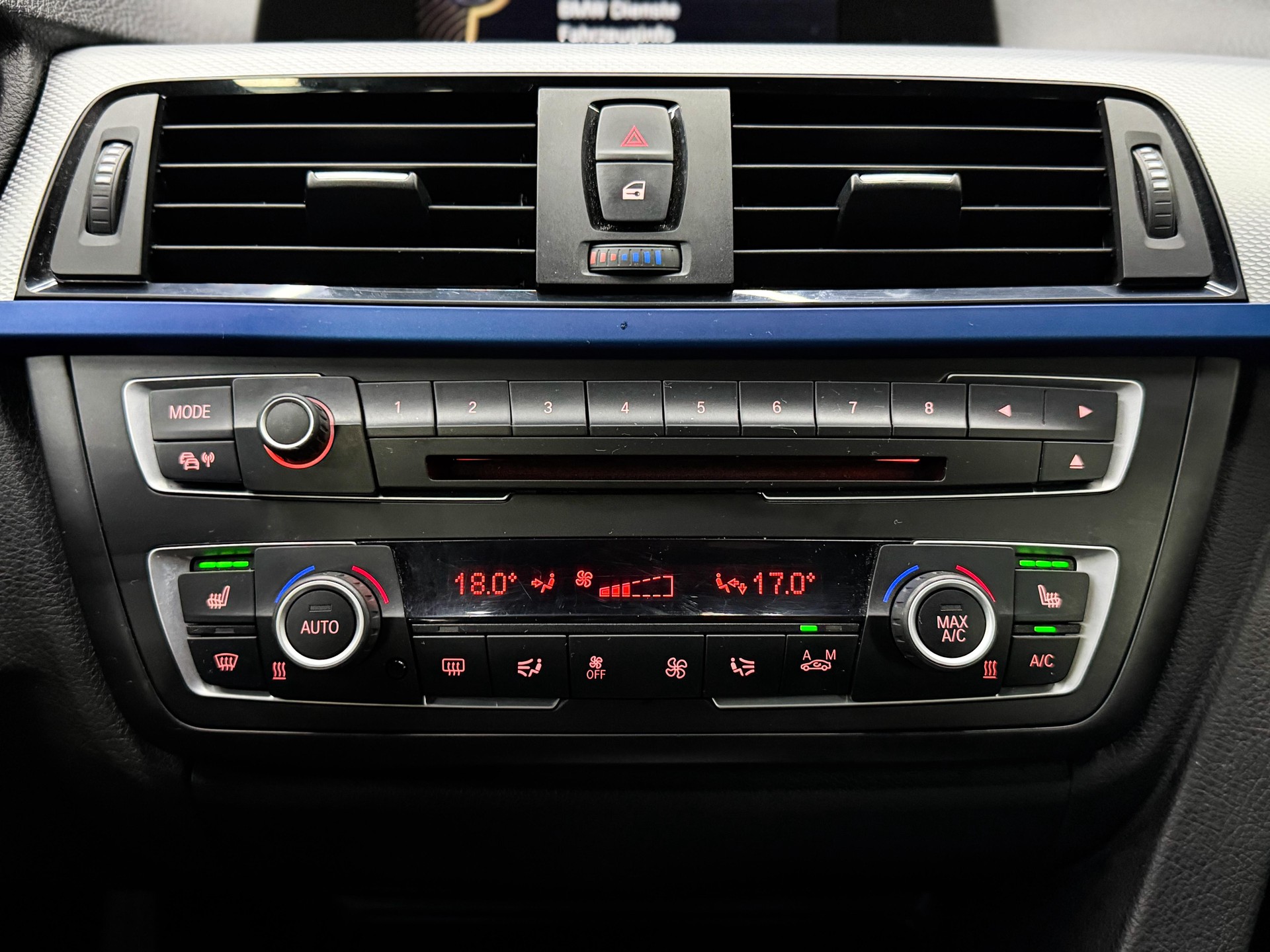 BMW 330d xDrive Touring M-Sport Steptronic-image-18