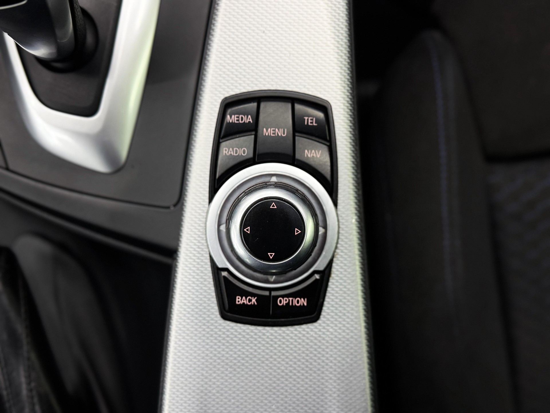 BMW 330d xDrive Touring M-Sport Steptronic-image-19