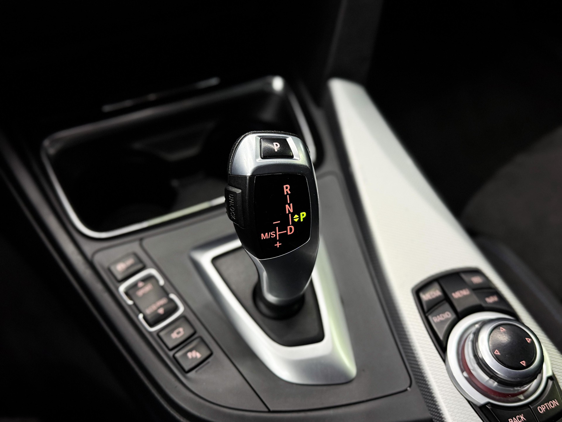BMW 330d xDrive Touring M-Sport Steptronic-image-14