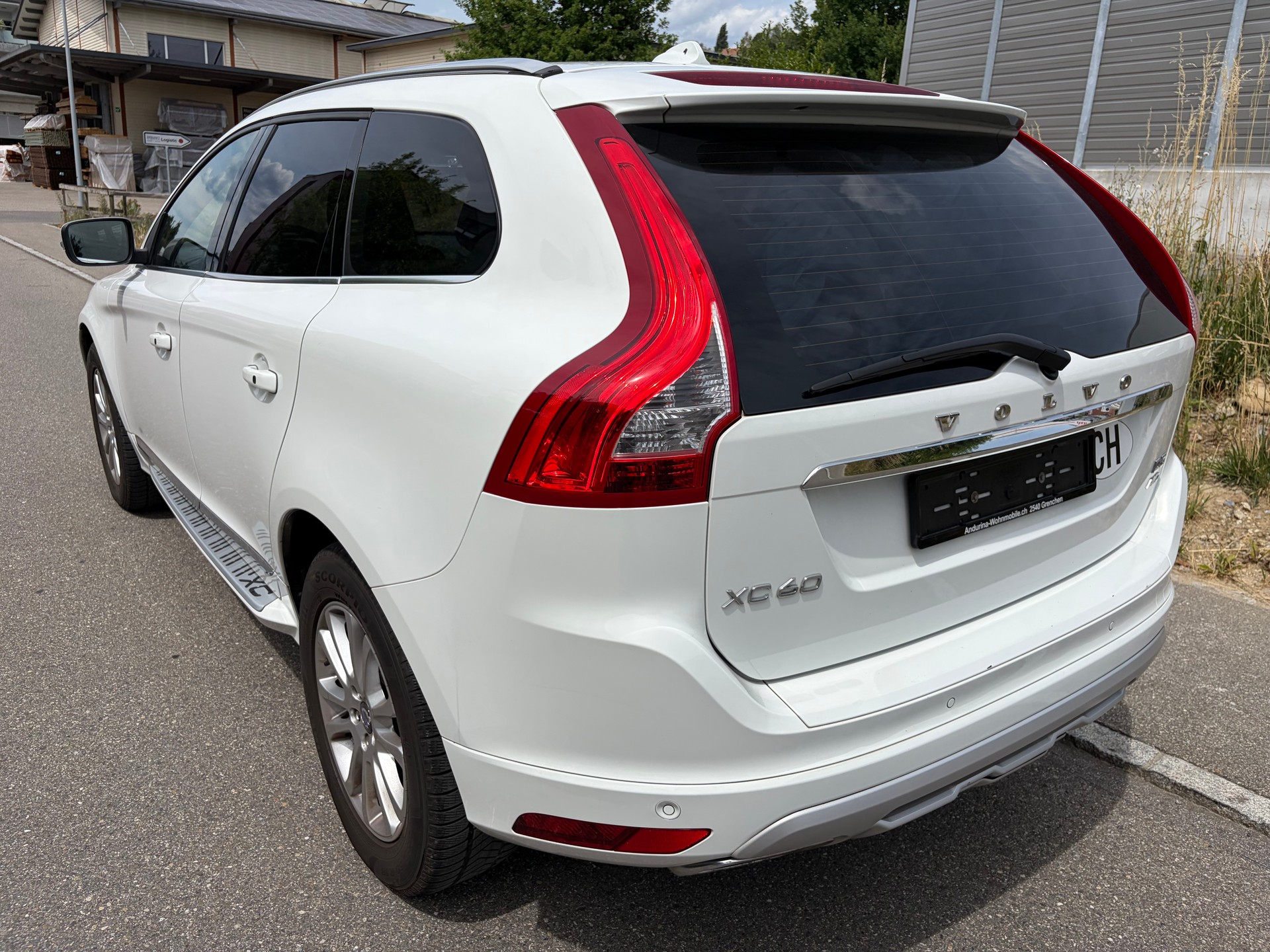 VOLVO XC60 D5 AWD Summum R-Design Geartronic-image-6