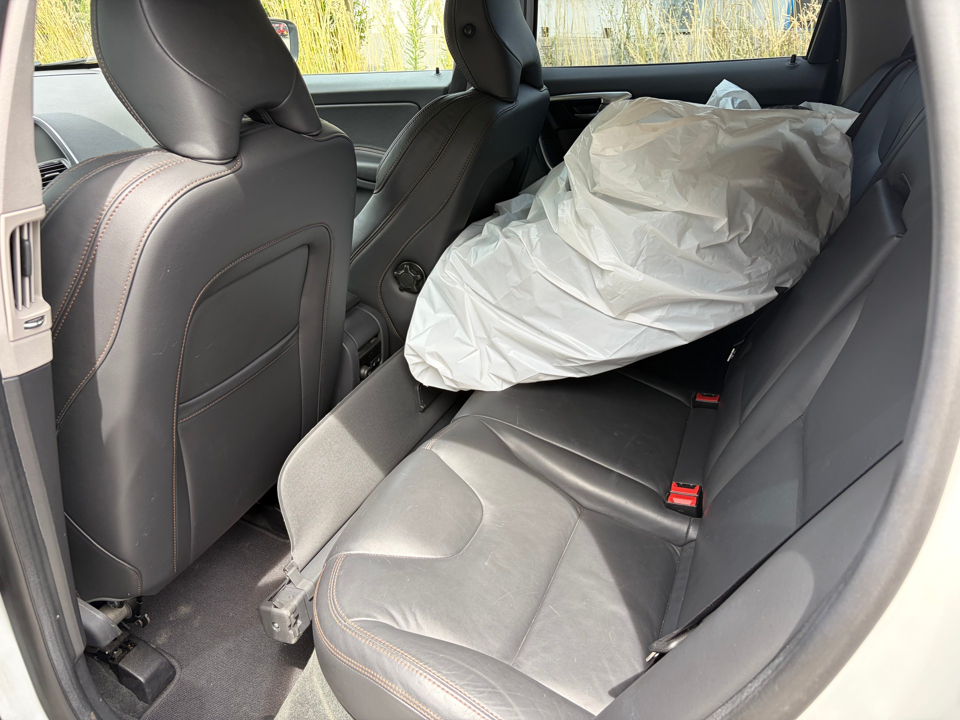 VOLVO XC60 D5 AWD Summum R-Design Geartronic-image-15