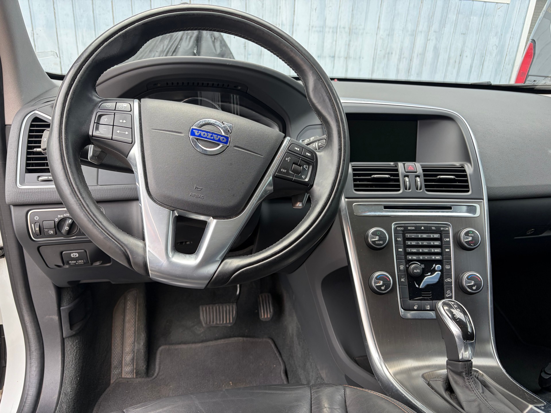 VOLVO XC60 D5 AWD Summum R-Design Geartronic-image-7