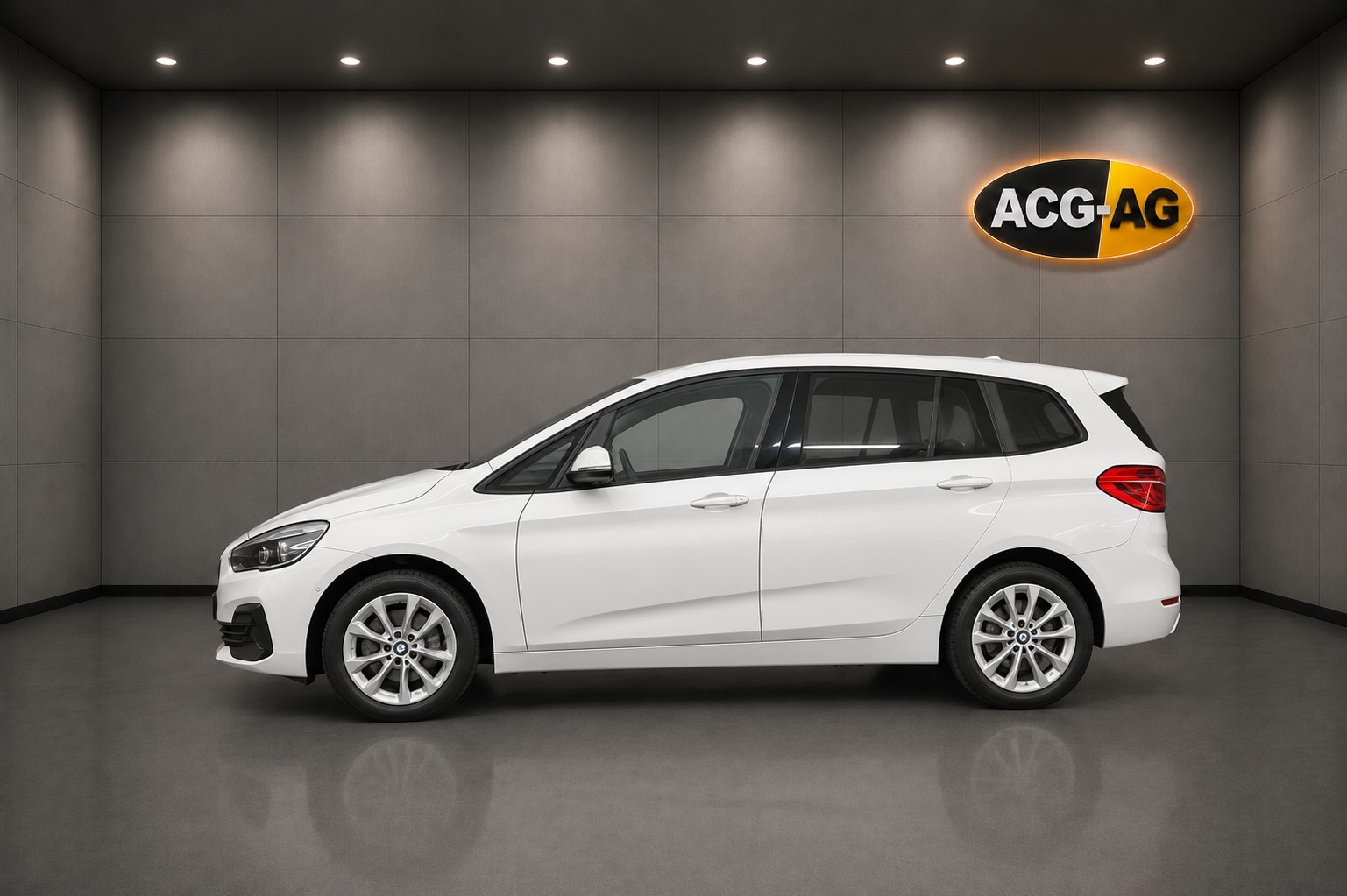 BMW 220d xDrive Gran Tourer Steptronic ** Teil-Leder ** Gr-Navi ** H.Up Disp ** Sitzheizung ** Frisch Ab MFK & Service ** **-image-3