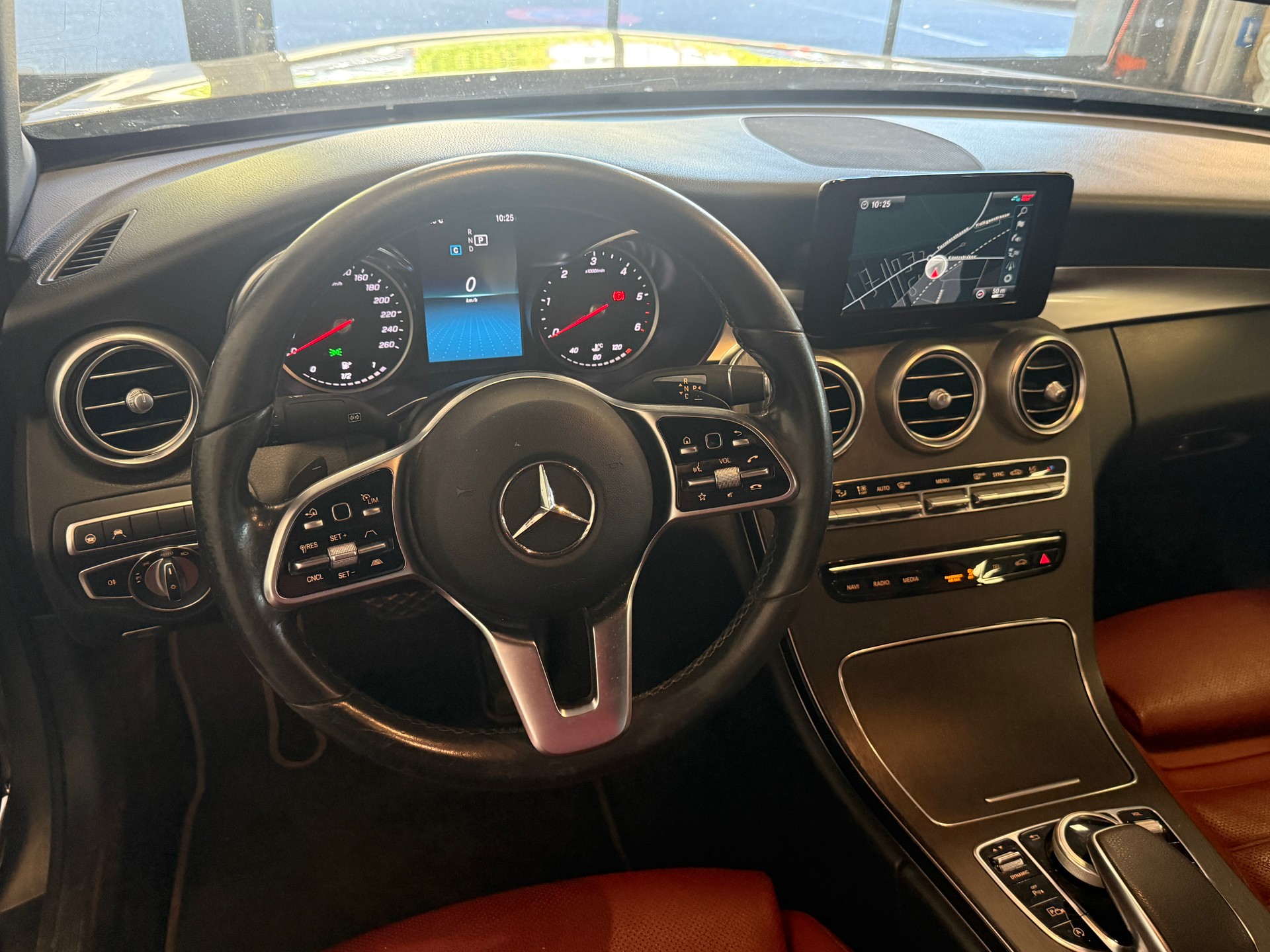 MERCEDES-BENZ C 220 d 4Matic Cabriolet 9G-Tronic-image-10