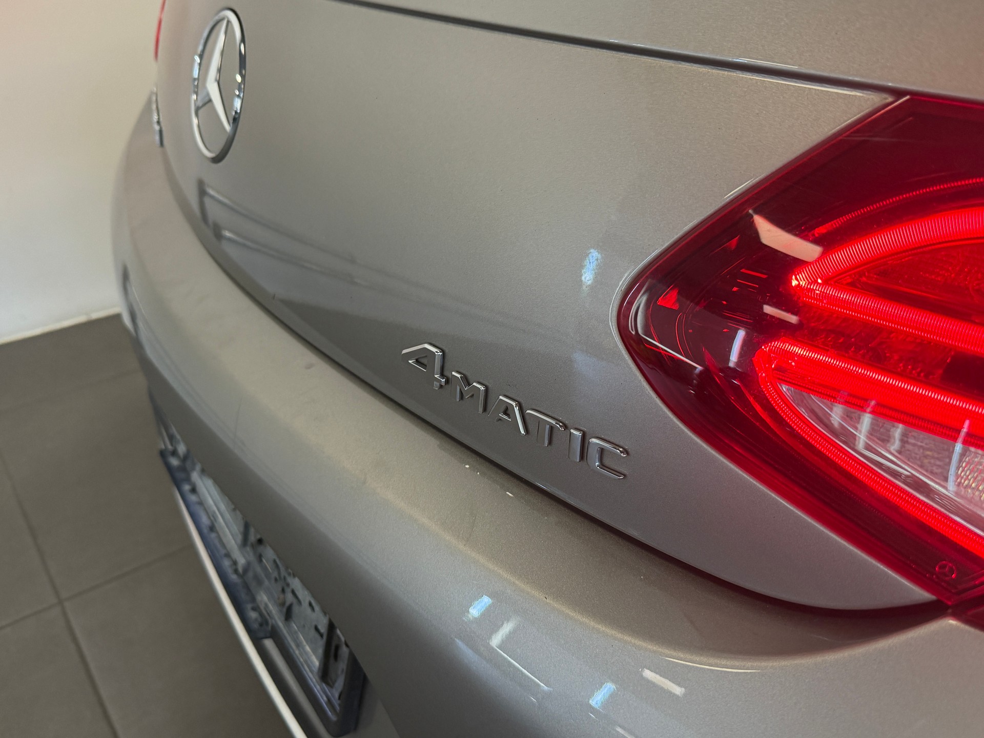 MERCEDES-BENZ C 220 d 4Matic Cabriolet 9G-Tronic-image-5