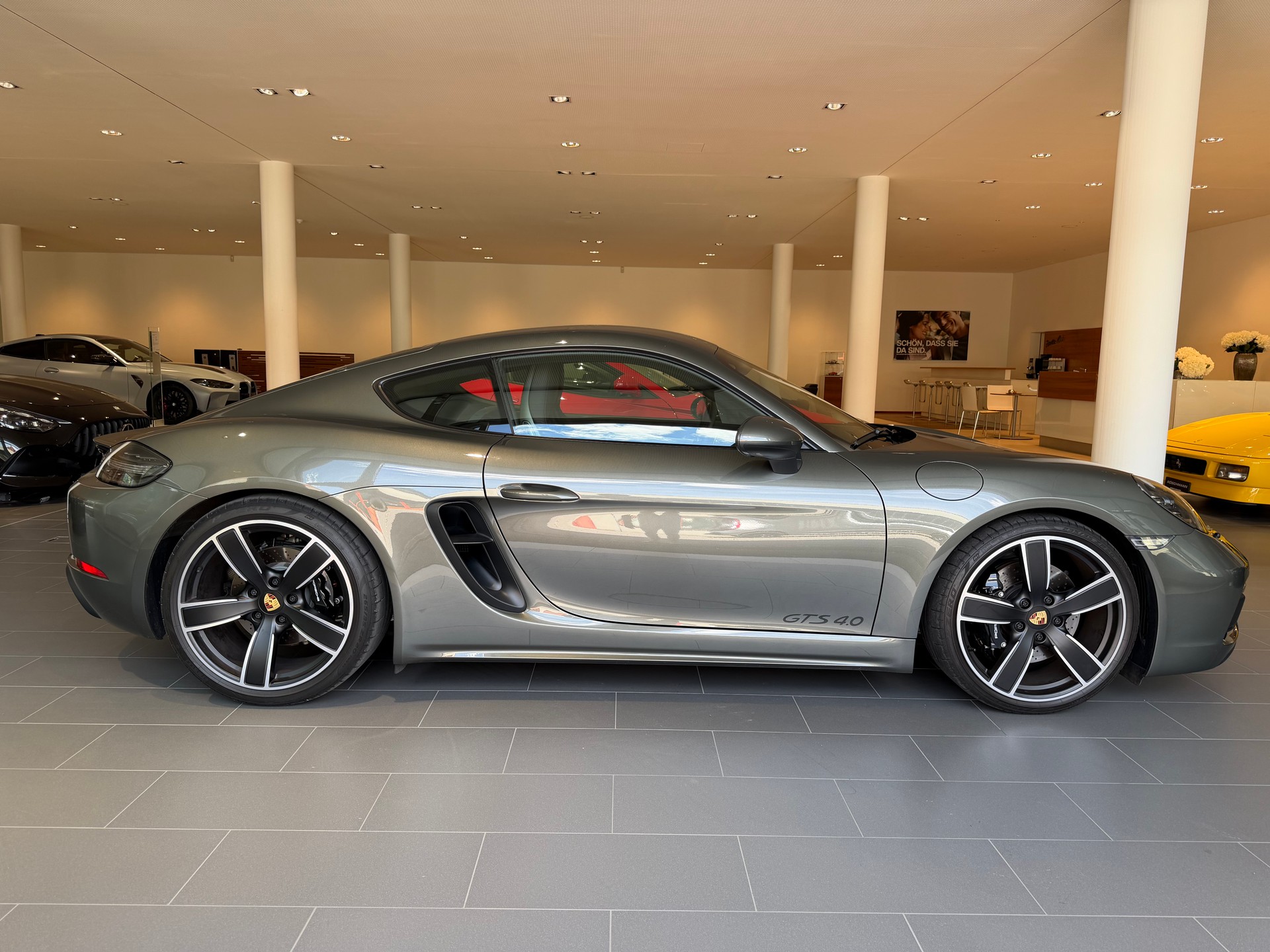 PORSCHE 718 Cayman GTS 4.0 PDK-image-3