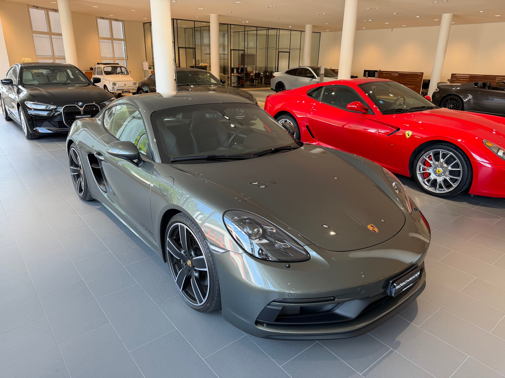 PORSCHE 718 Cayman GTS 4.0 PDK-image-1