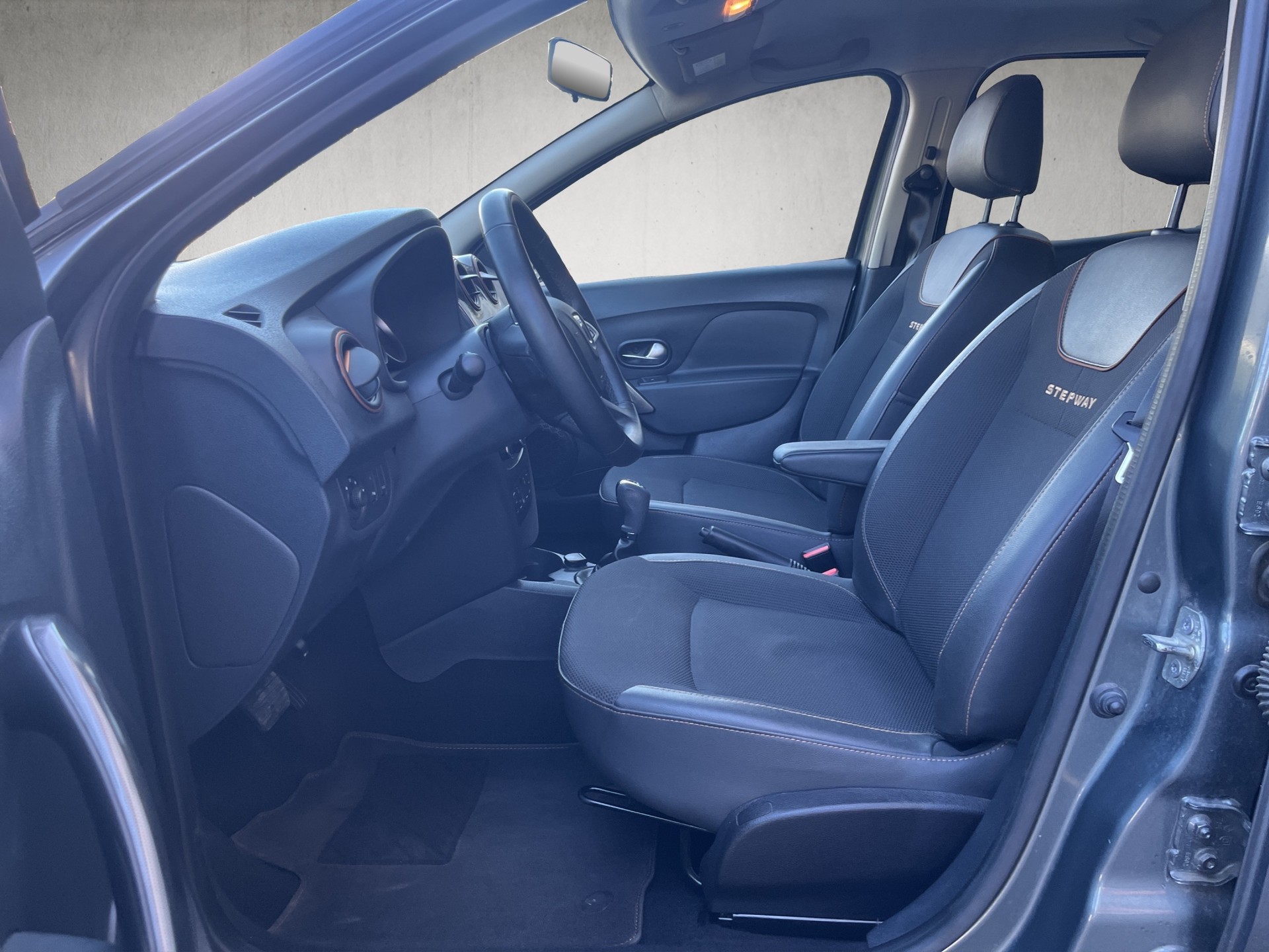 DACIA Sandero 1.5 dCi Stepway Automatic-image-9