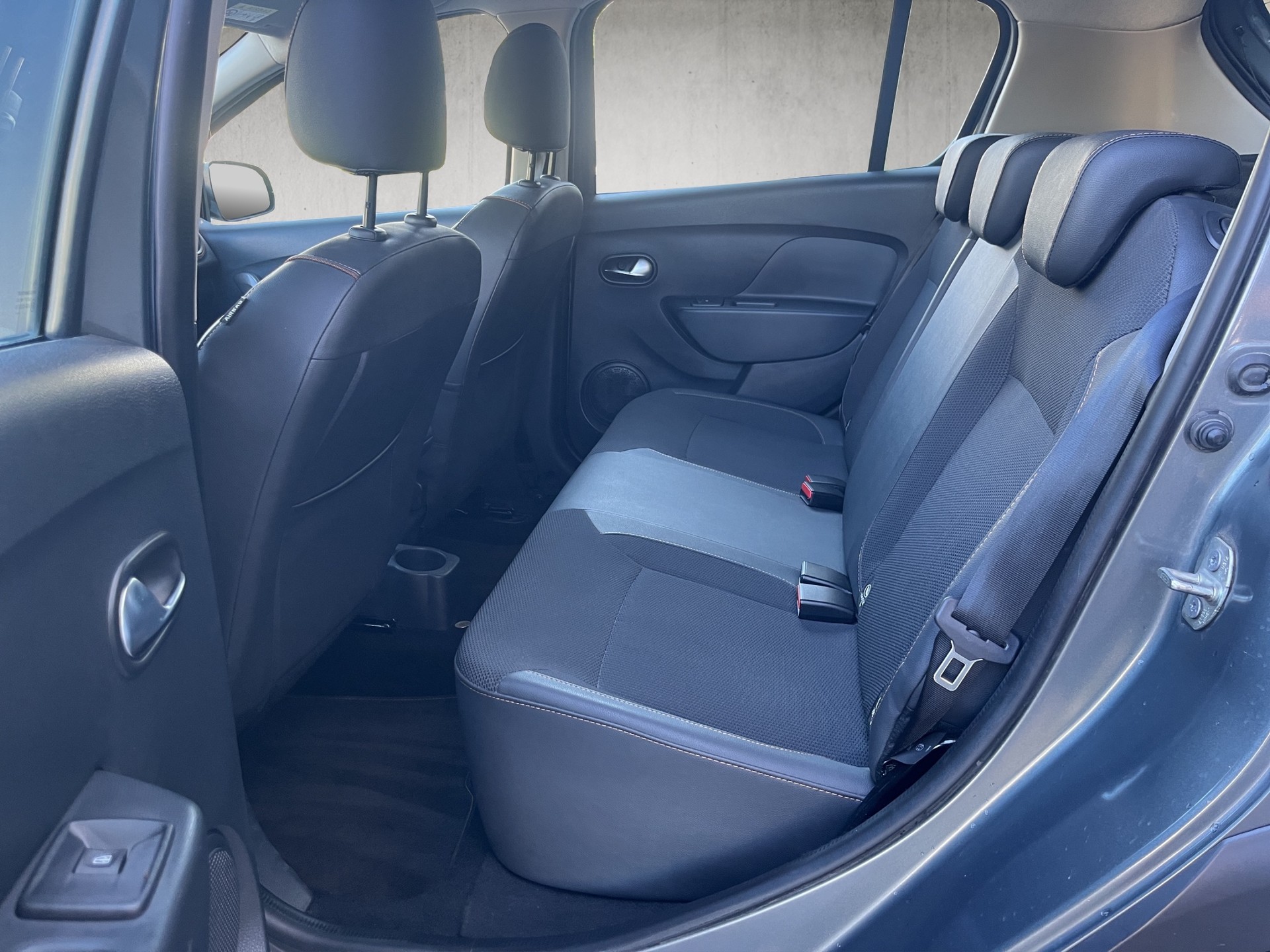 DACIA Sandero 1.5 dCi Stepway Automatic-image-10