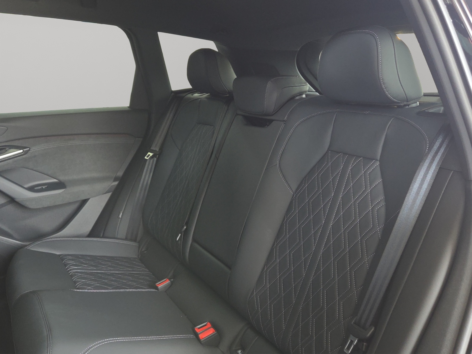 AUDI Q6 e-tron quattro-image-8