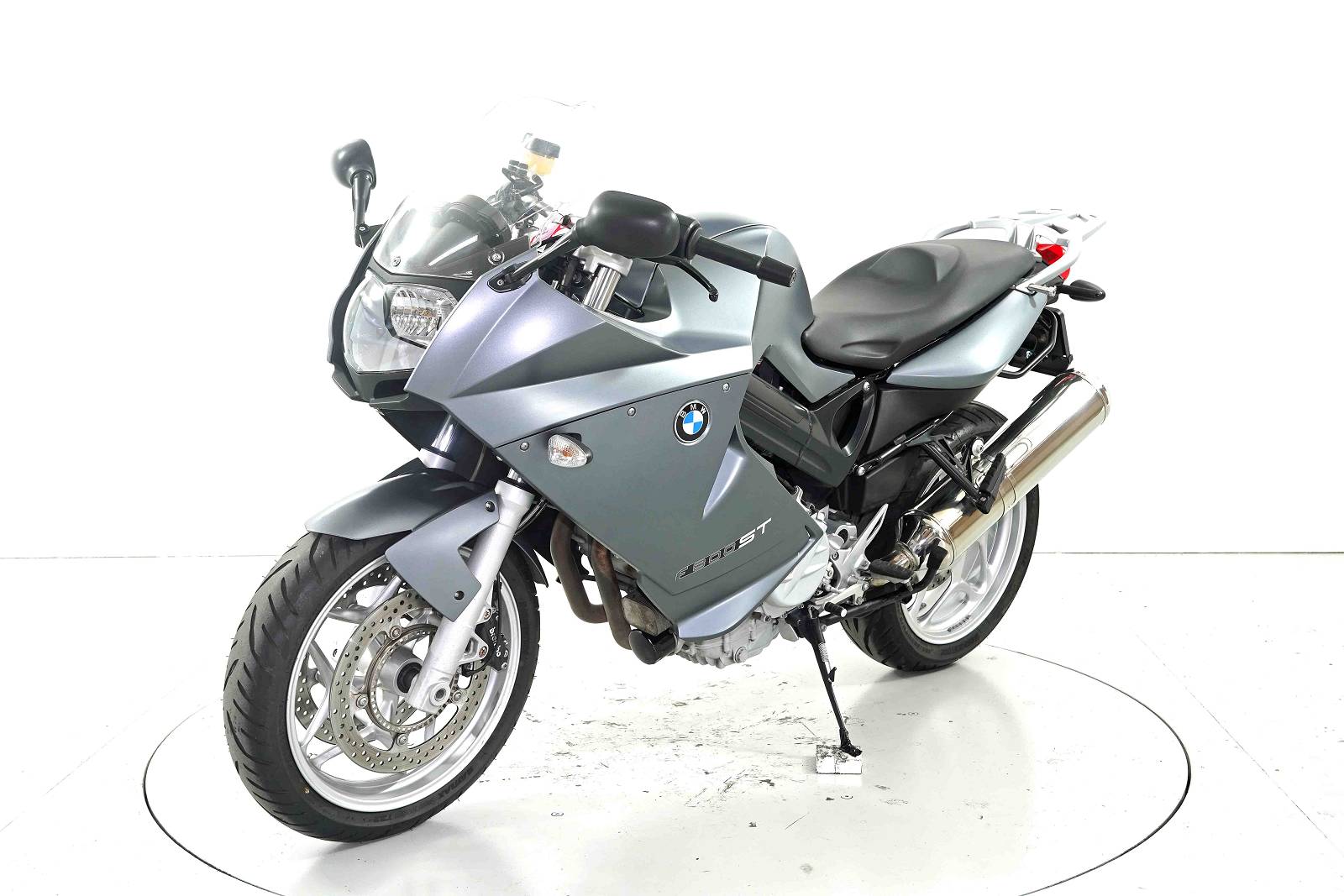 BMW F 800 ST-showroom-element-2