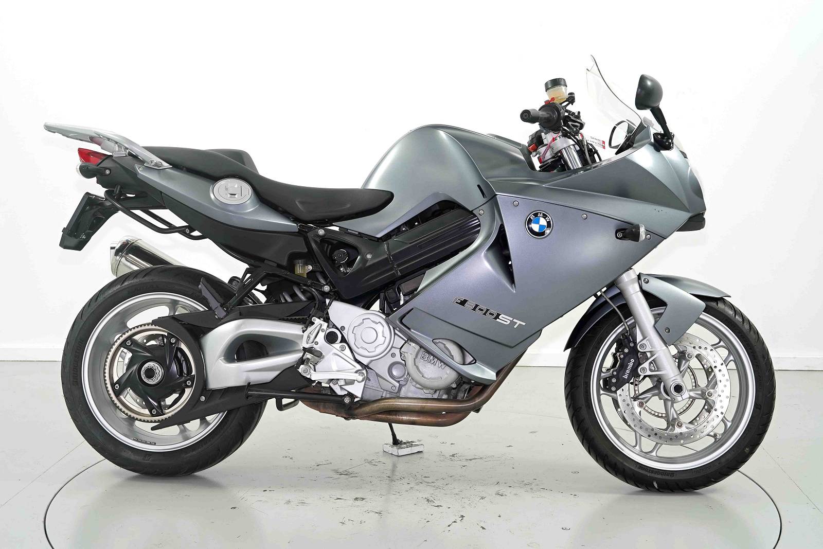 BMW F 800 ST-showroom-element-3
