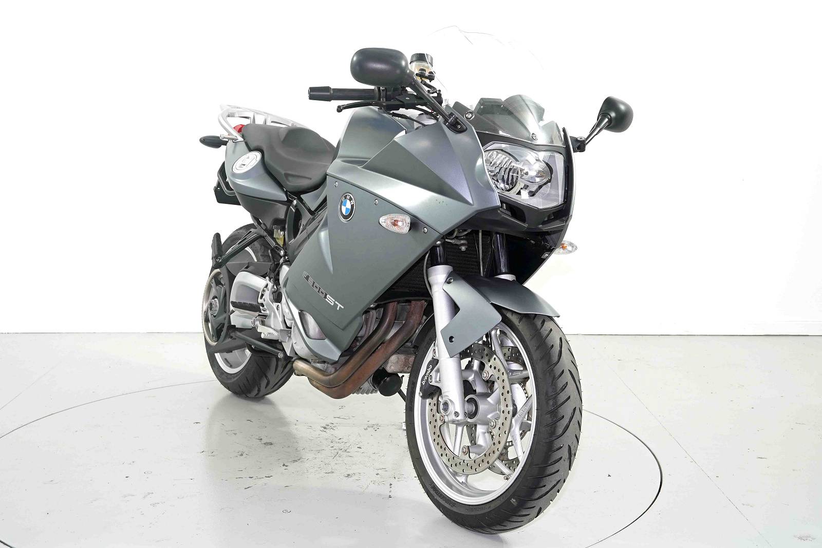 BMW F 800 ST-showroom-element-1