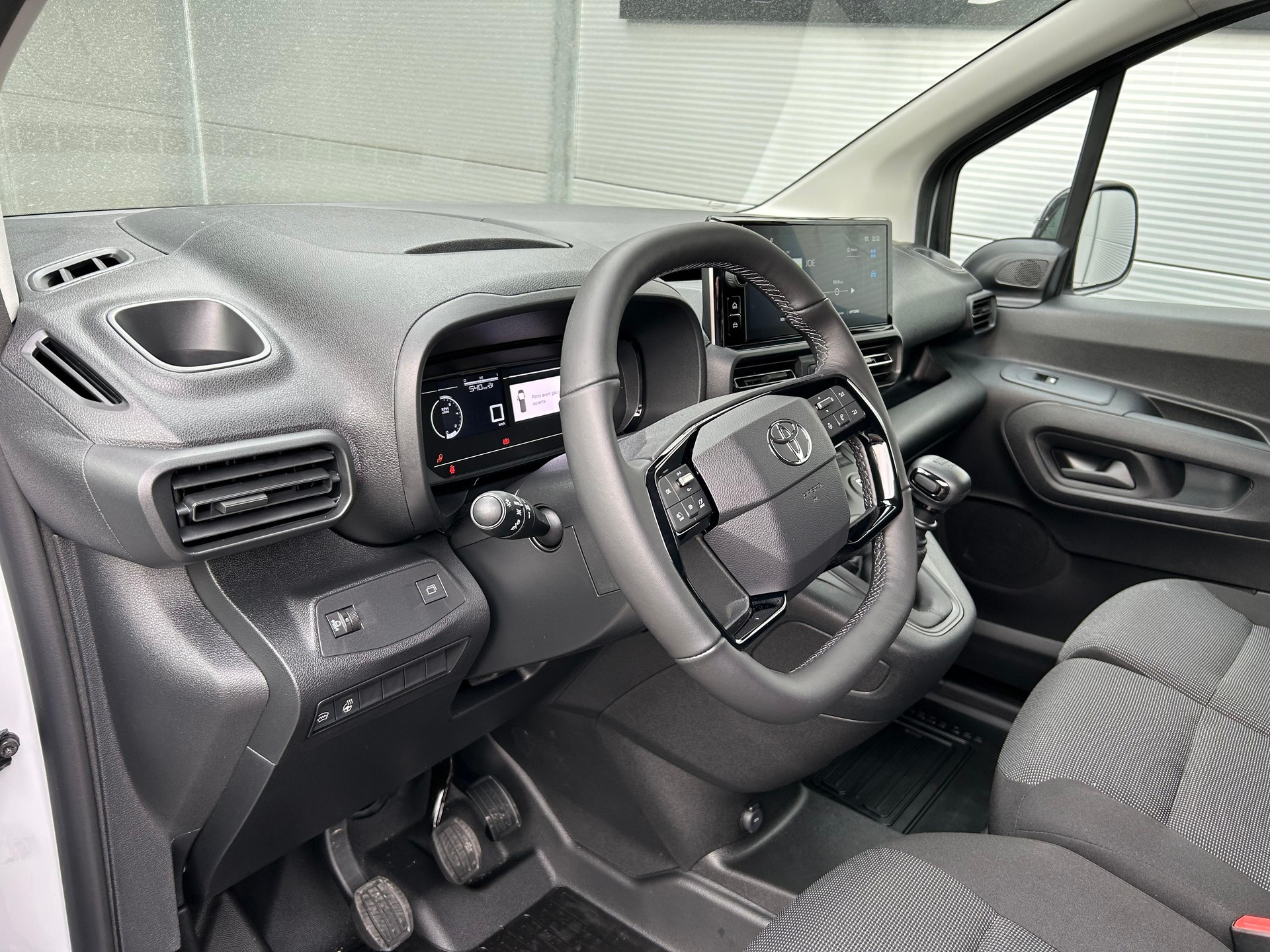 TOYOTA PROACE CITY Van L1 1.2 Active-image-7