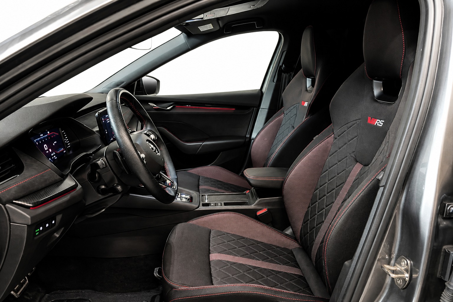 SKODA Octavia Combi 2.0 TDI RS 4x4 DSG-image-10