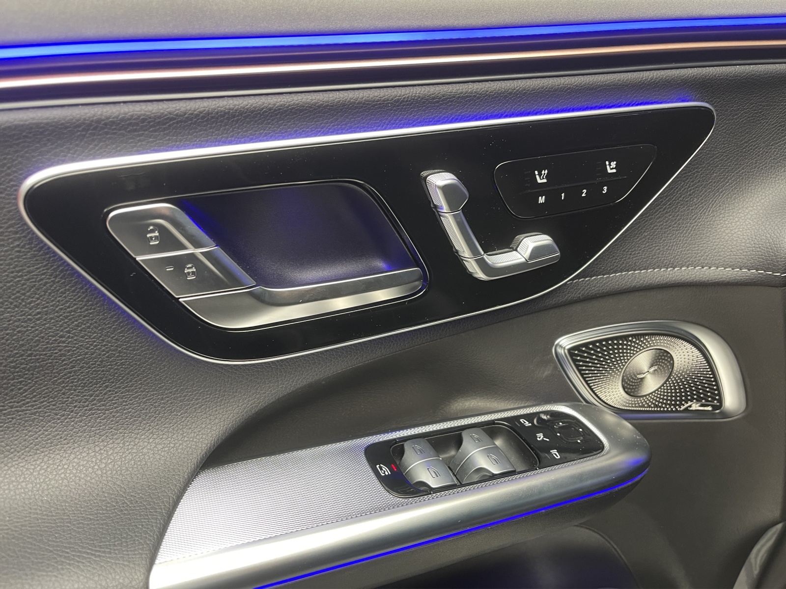 MERCEDES-BENZ EQE 350 4MATIC SUV "Excellence Edition"-image-11