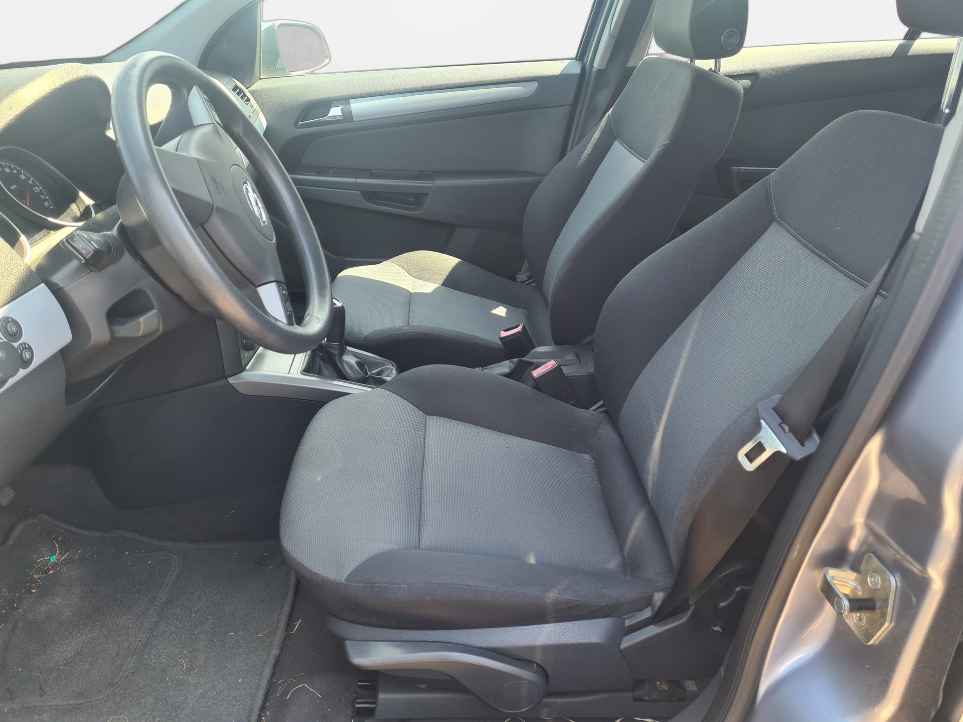OPEL Astra Caravan 1.6i 16V TP Sport-image-8