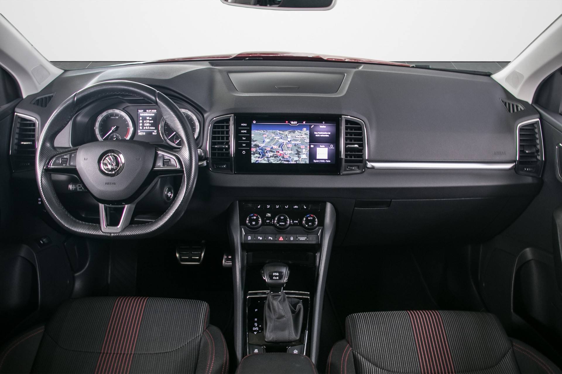SKODA Karoq 2.0 TDI CR Style 4x4 DSG-image-3