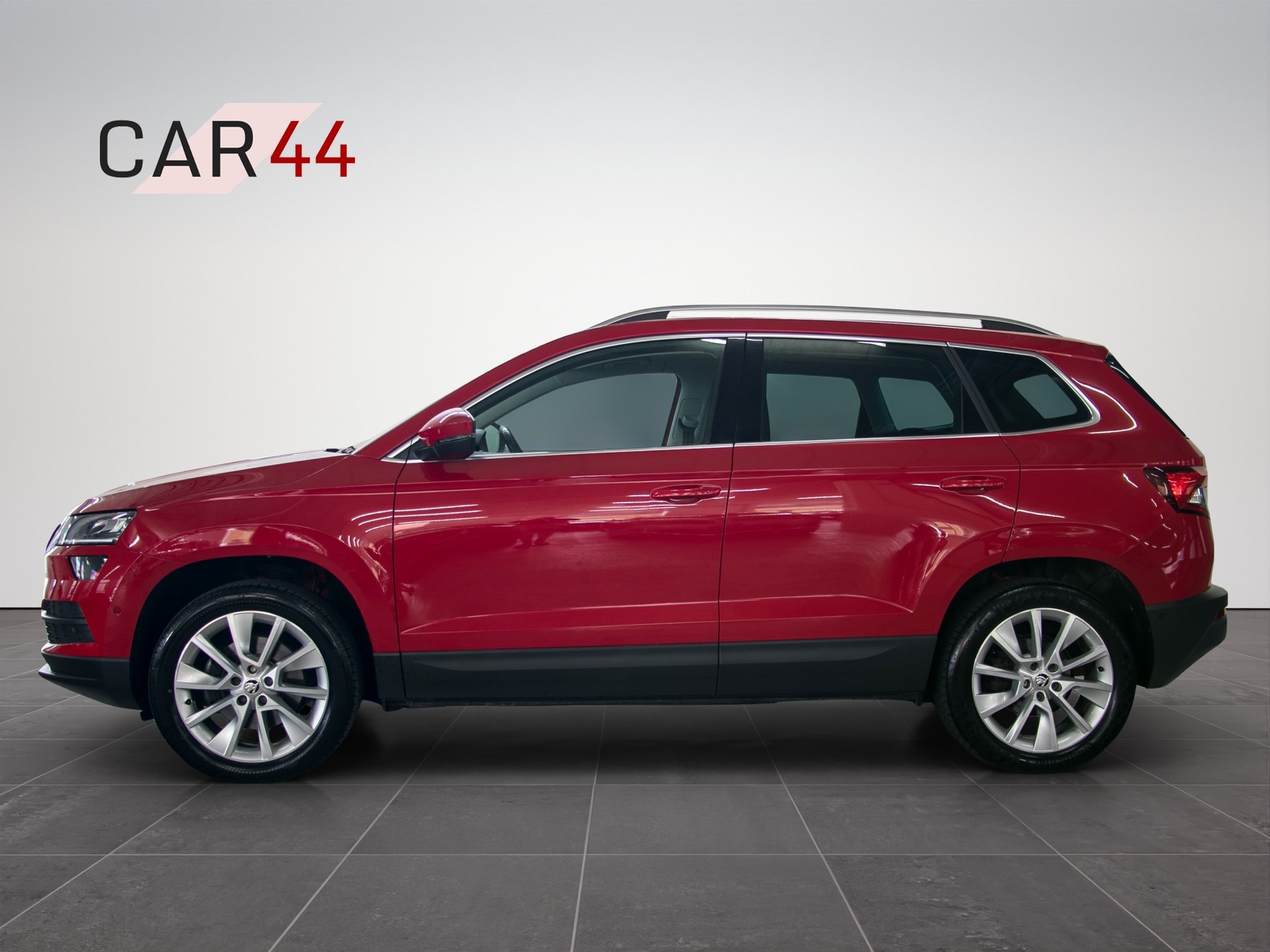 SKODA Karoq 2.0 TDI CR Style 4x4 DSG-image-1