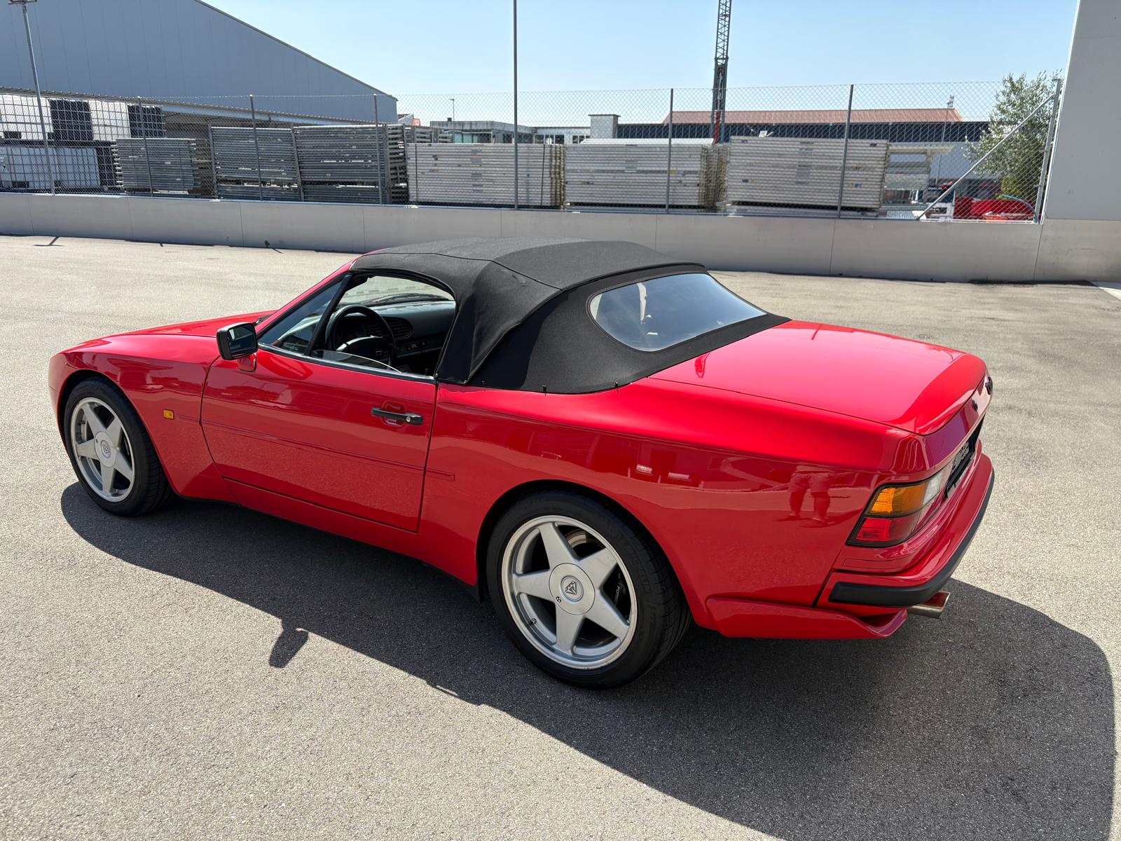 PORSCHE 944 Turbo Cabriolet-image-2