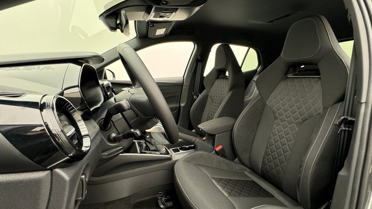 SKODA Fabia 1.5 TSI Monte Carlo DSG-image-4
