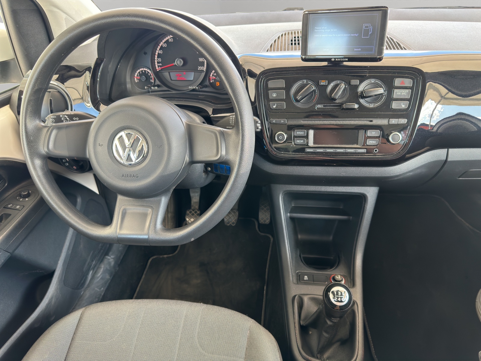 VW Up 1.0 take up-image-8