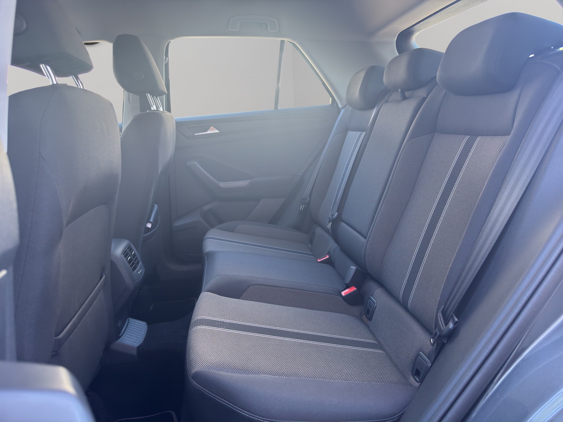 VW T-Roc 1.5 TSI EVO Advance DSG-image-10